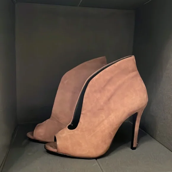 Schutz Nobuck Yucca Suede High Heel  Bootie Size 7.5 - Picture 4 of 9